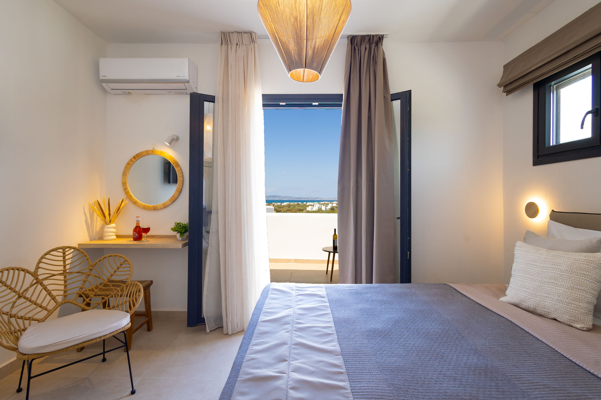 DELUXE DOUBLE ROOM WITH SEA VIEW-073