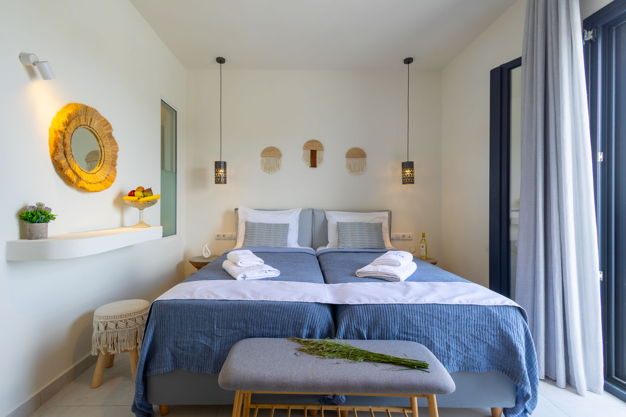 DELUXE DOUBLE ROOM WITH SEA VIEW AND ONE SOFA-27
