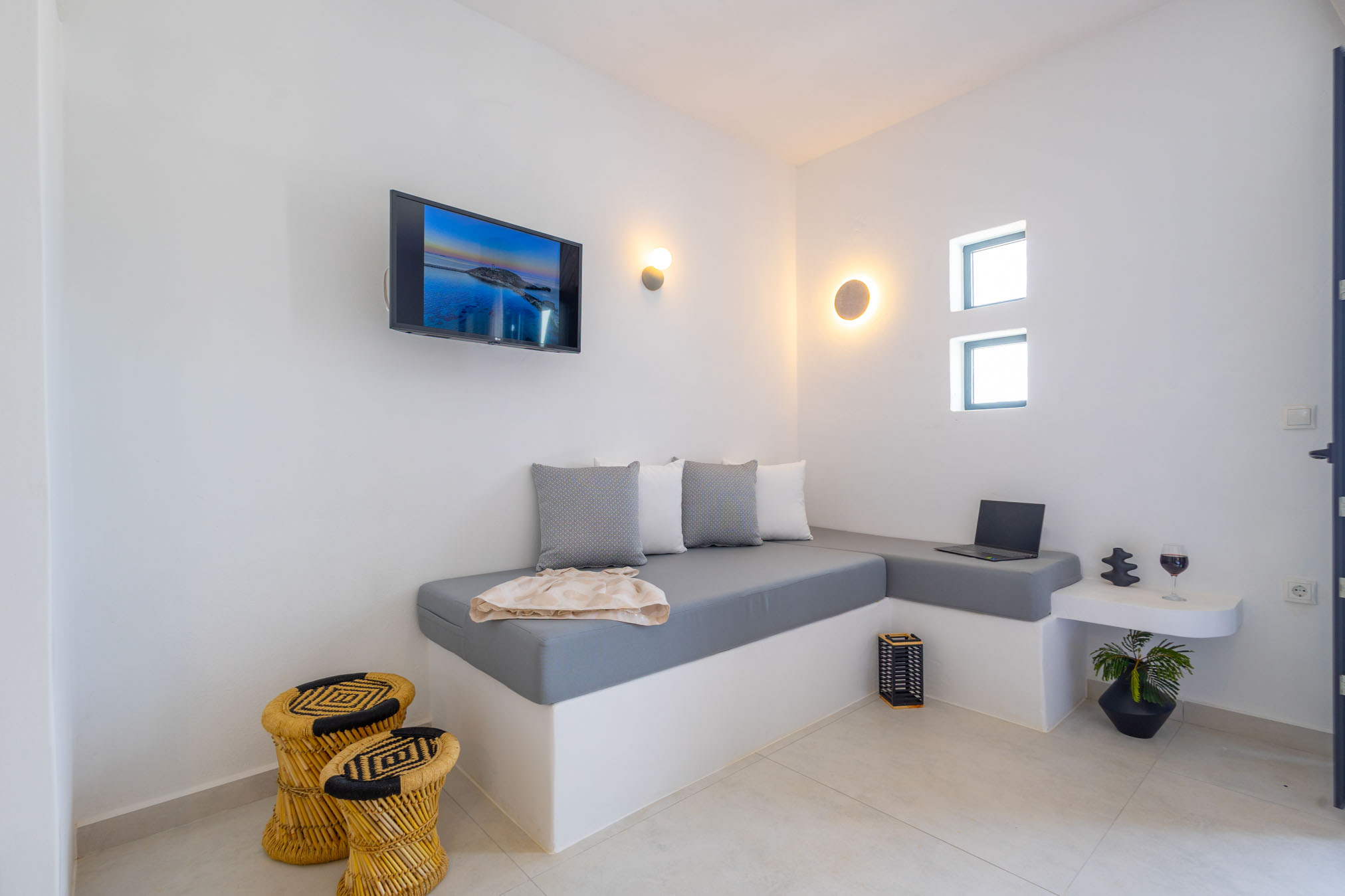 SUPERIOR TRIPLE ROOM WITH SEA VIEW-26