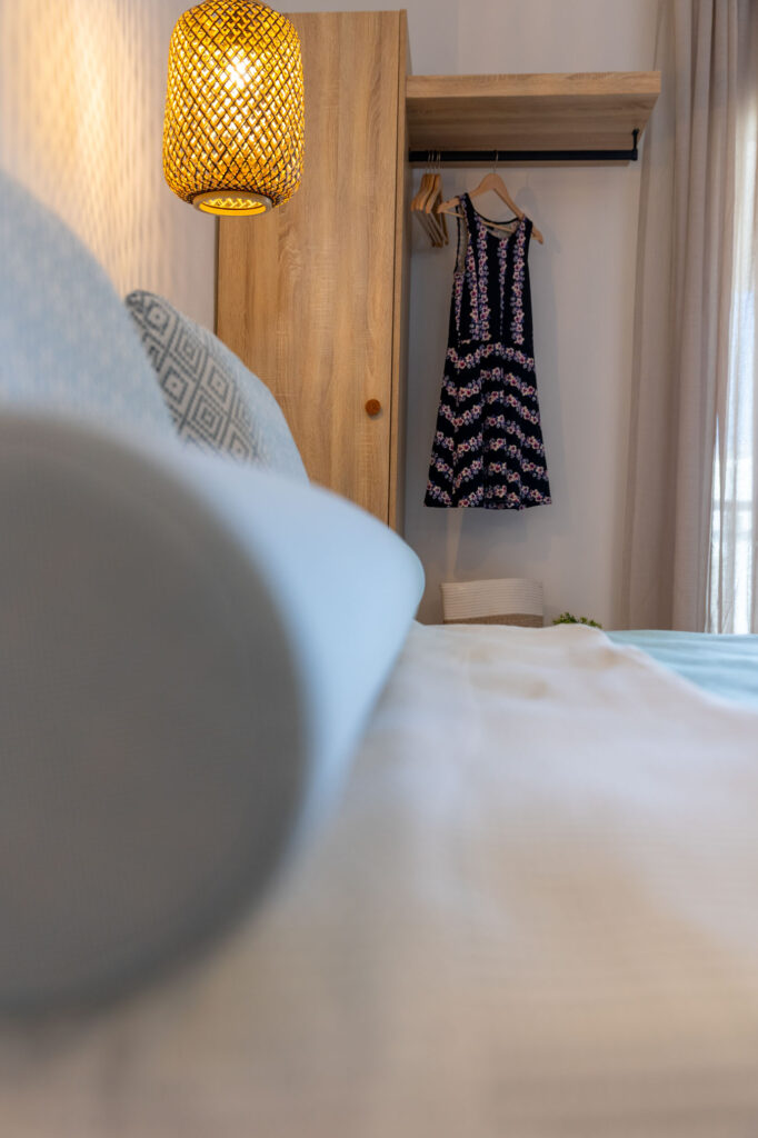 ELEGANT DOUBLE ROOM WITH SEA VIEW-02