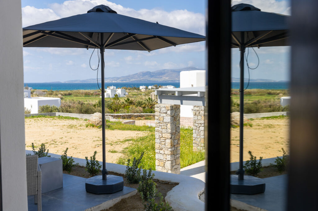 PREMIUM DOUBLE ROOM WITH SEA VIEW-02