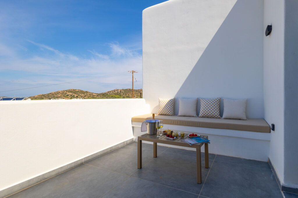 DELUXE DOUBLE ROOM WITH SEA VIEW-031
