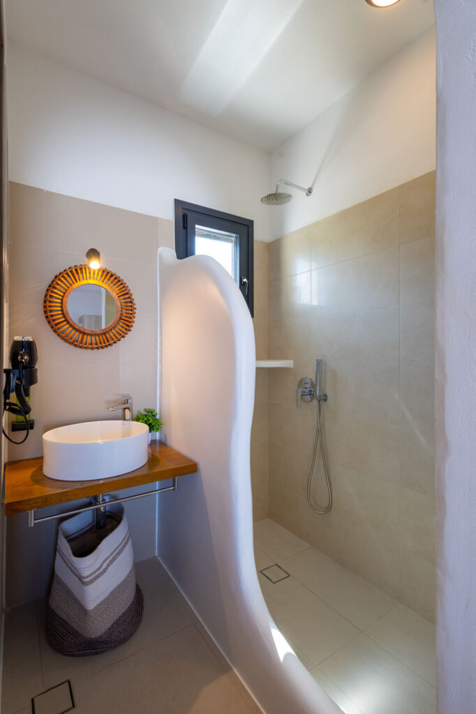 DELUXE DOUBLE ROOM WITH SEA VIEW-034