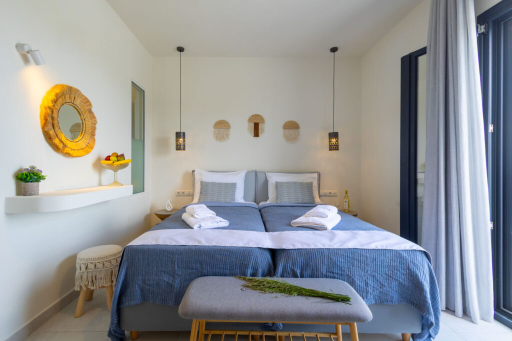 DELUXE DOUBLE ROOM WITH SEA VIEW AND ONE SOFA-27