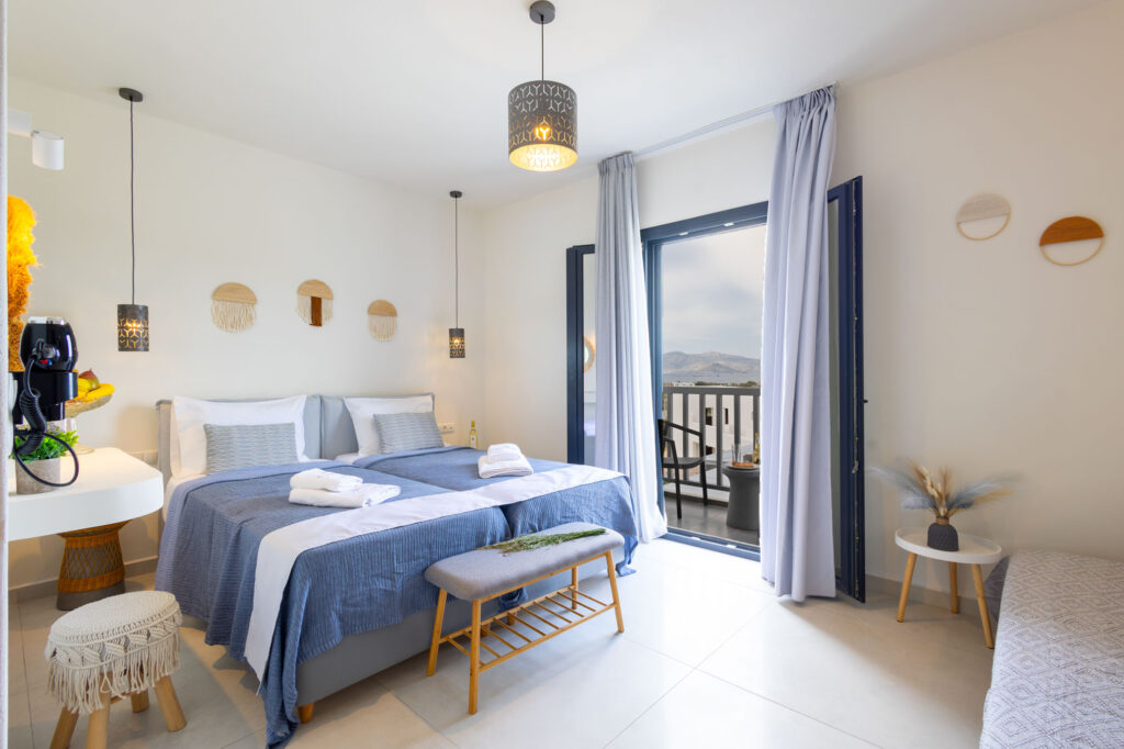 DELUXE DOUBLE ROOM WITH SEA VIEW AND ONE SOFA-28