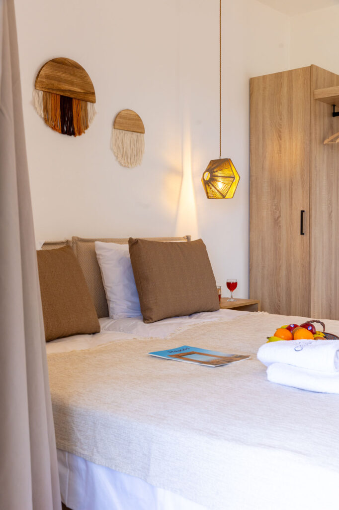 ELEGANT TWIN ROOM WITH SEA VIEW-07
