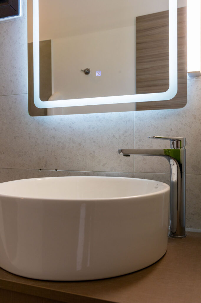 SUPERIOR TRIPLE ROOM WITH SEA VIEW-01