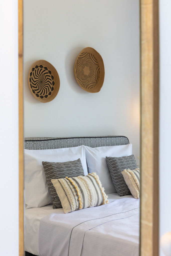 SUPERIOR TRIPLE ROOM WITH SEA VIEW-05