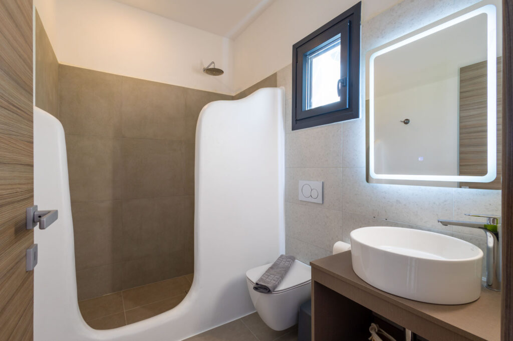 SUPERIOR TRIPLE ROOM WITH SEA VIEW-23